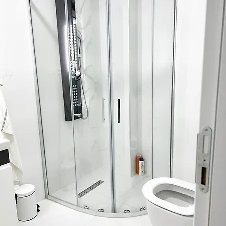 Luxury With Garden Right By Sea Apartmán