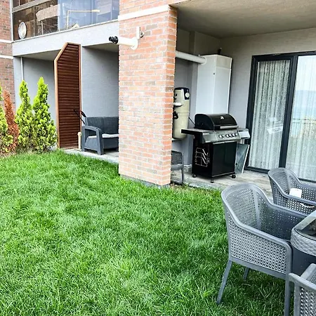 Apartment Luxury With Garden Right By Sea