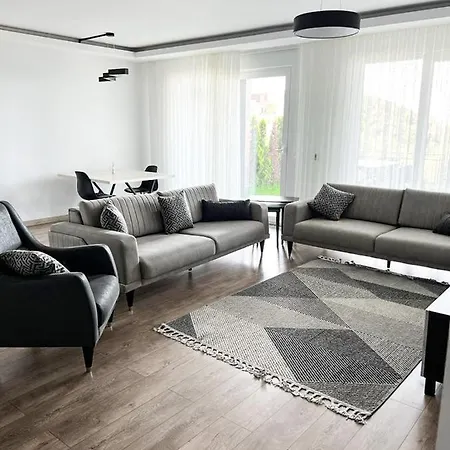 Apartmán Luxury With Garden Right By Sea